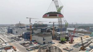 Zoomlion ZCC89000 crawler crane lifting the outer dome at Hainan Changjiang nuclear power plant