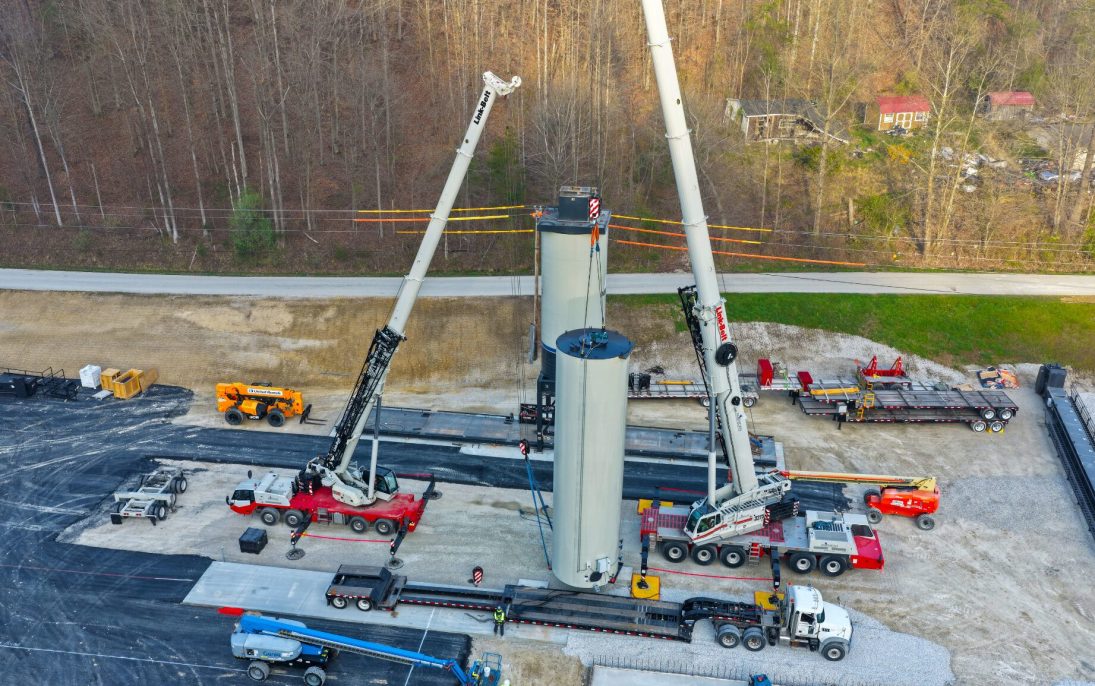 Link-Belt cranes erecting asphalt plant components at Natural Bridge Stone Co.