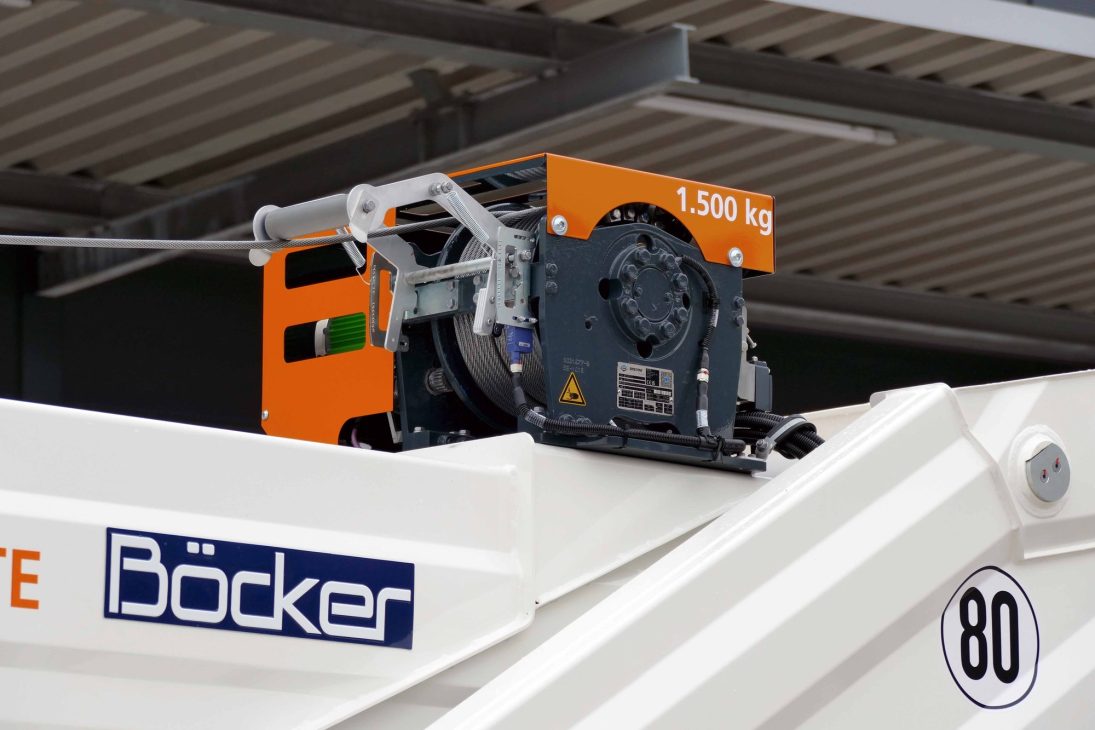 The 1.5 t electric winch of the Böcker AHK 36e X trailer crane