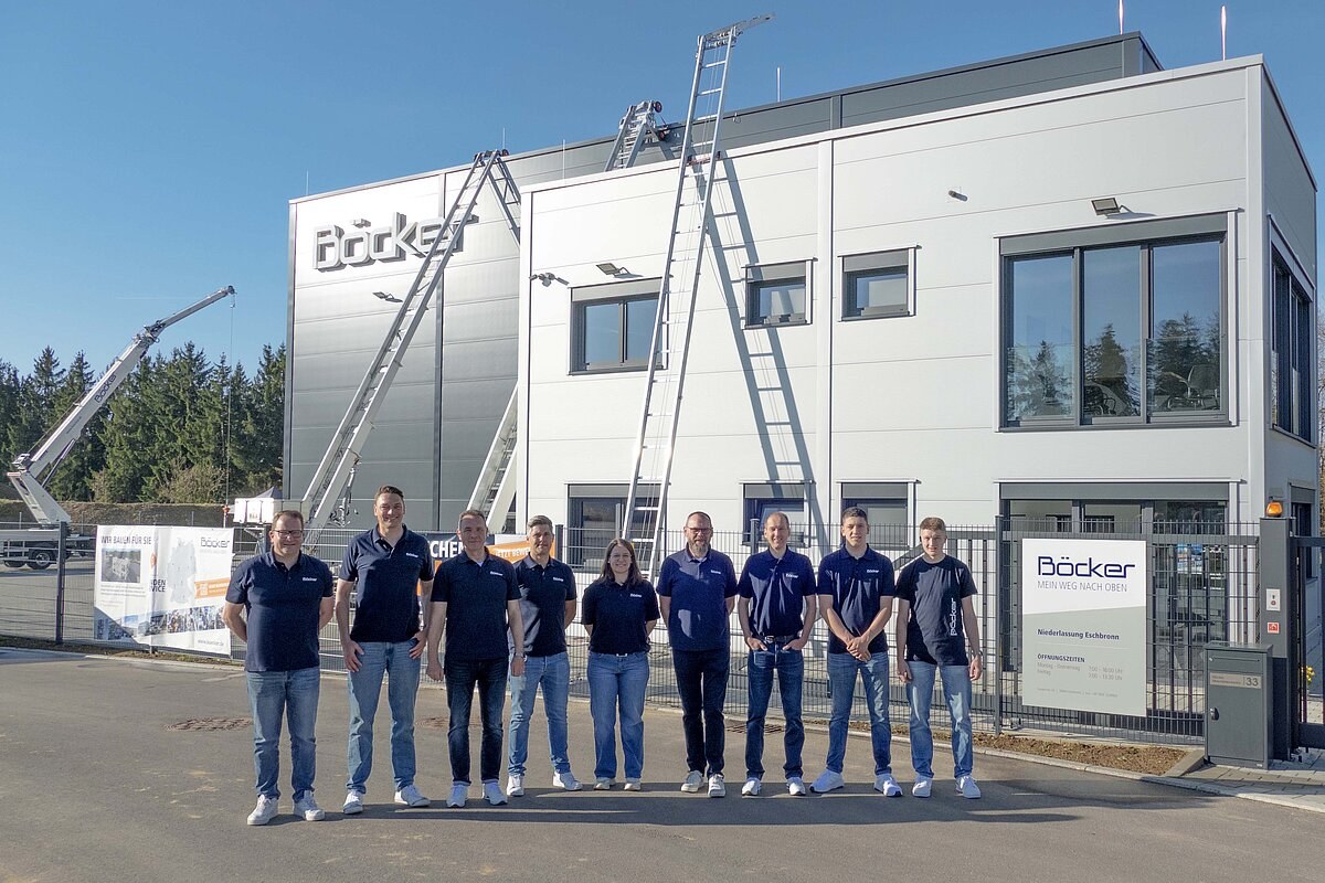 Böcker Eschbronn branch team in front of the new service building