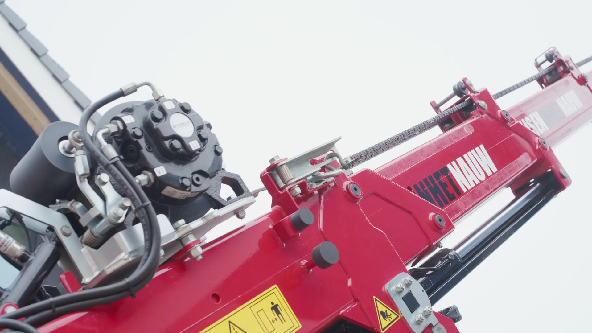 Close-up of the Hoeflon Multitool attachment on the C6e boom head