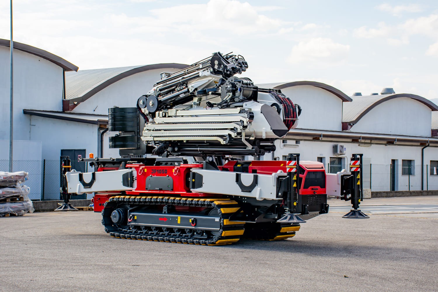 Electric powerpack of the bi-energy Jekko JF1050 crawler crane