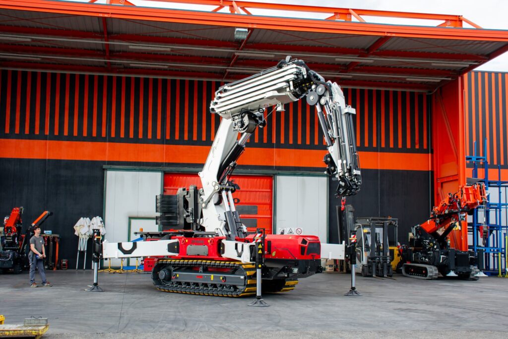 External power sockets on the hybrid Jekko JF1050 crawler crane