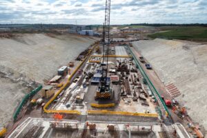Kobelco CKE900G-2 crawler crane at the HS2 Chiltern tunnel launch pad site