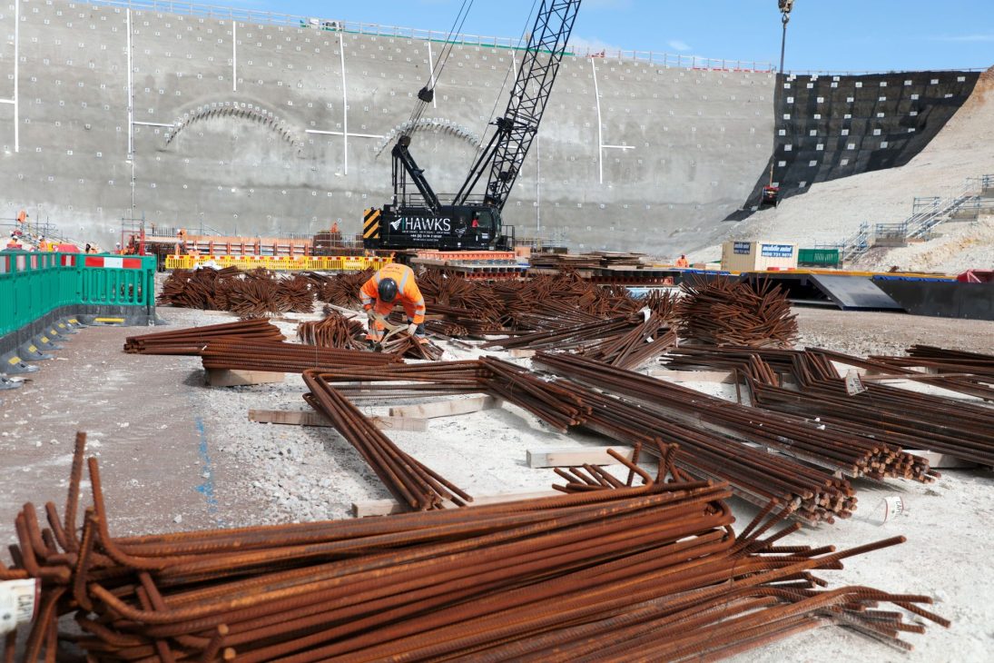 Kobelco CKE900G-2 lifting rebar on the Align JV C1 package for HS2