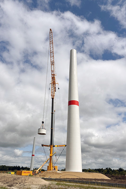 Liebherr LTM 1750-9.1 mobile crane for Max Boegl erecting wind turbine towers