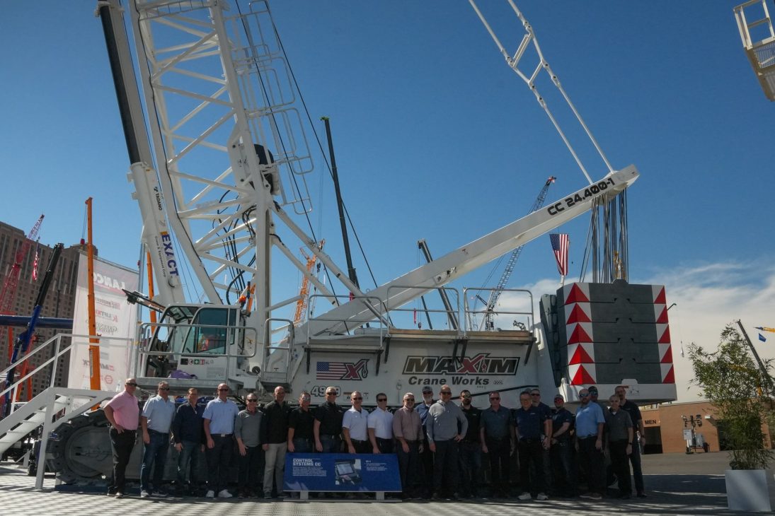 Tadano CC 24.400-1 crawler crane handed over to Maxim Crane Works at ConExpo 2026