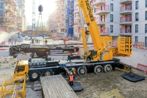 Liebherr LTM 1400-6.1 of Montagrues rigged with Y-guying on a Paris jobsite
