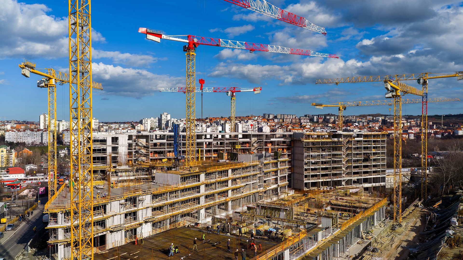 Potain topless tower cranes over the Nemanjin Grad mixed-use development near Belgrade, Serbia