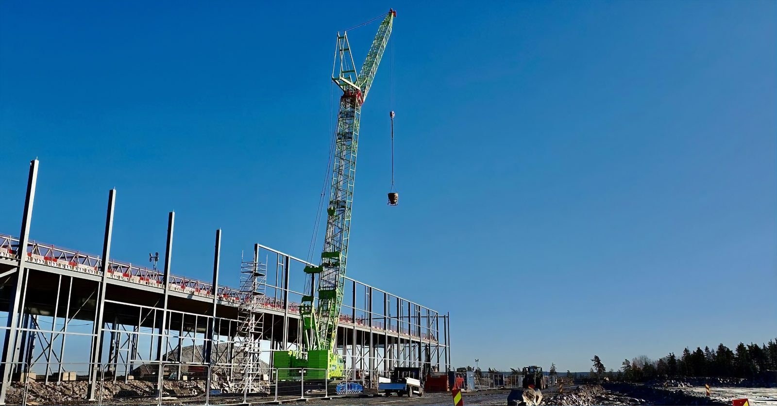 Kobelco CKE1350G-2 crawler crane with luffing jib at the DSV logistics centre site in Oslo