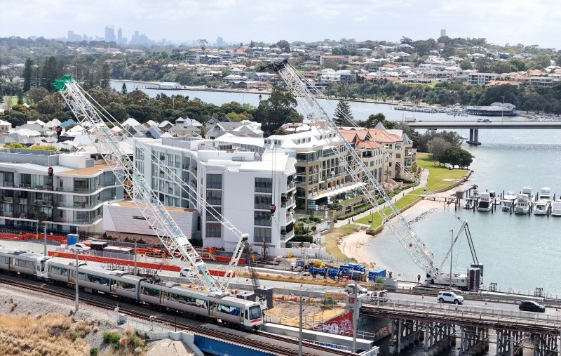SANY SCC3200T-1 crawler cranes at work on the Fremantle Traffic Bridge replacement in Western Australia