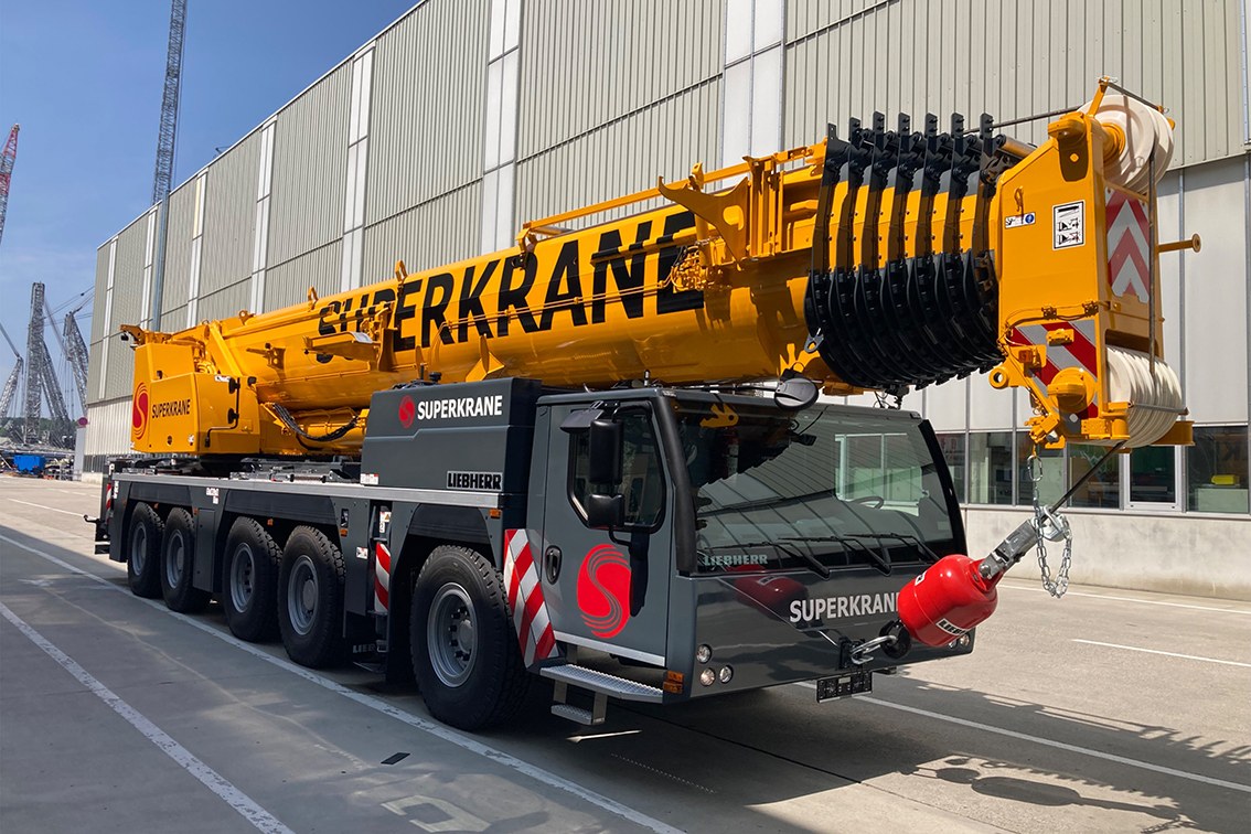 PT Superkrane team with the new Liebherr LTM 1230-5.1 five-axle mobile crane
