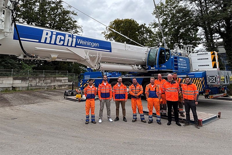 Handover of the new Liebherr LTM 1350-6.1 to Richi AG of Weiningen