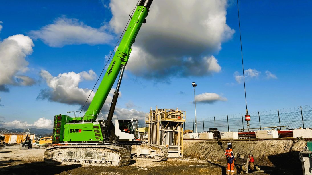 Reinforcement cage being lifted into a barrette element by the Sennebogen 6113 E