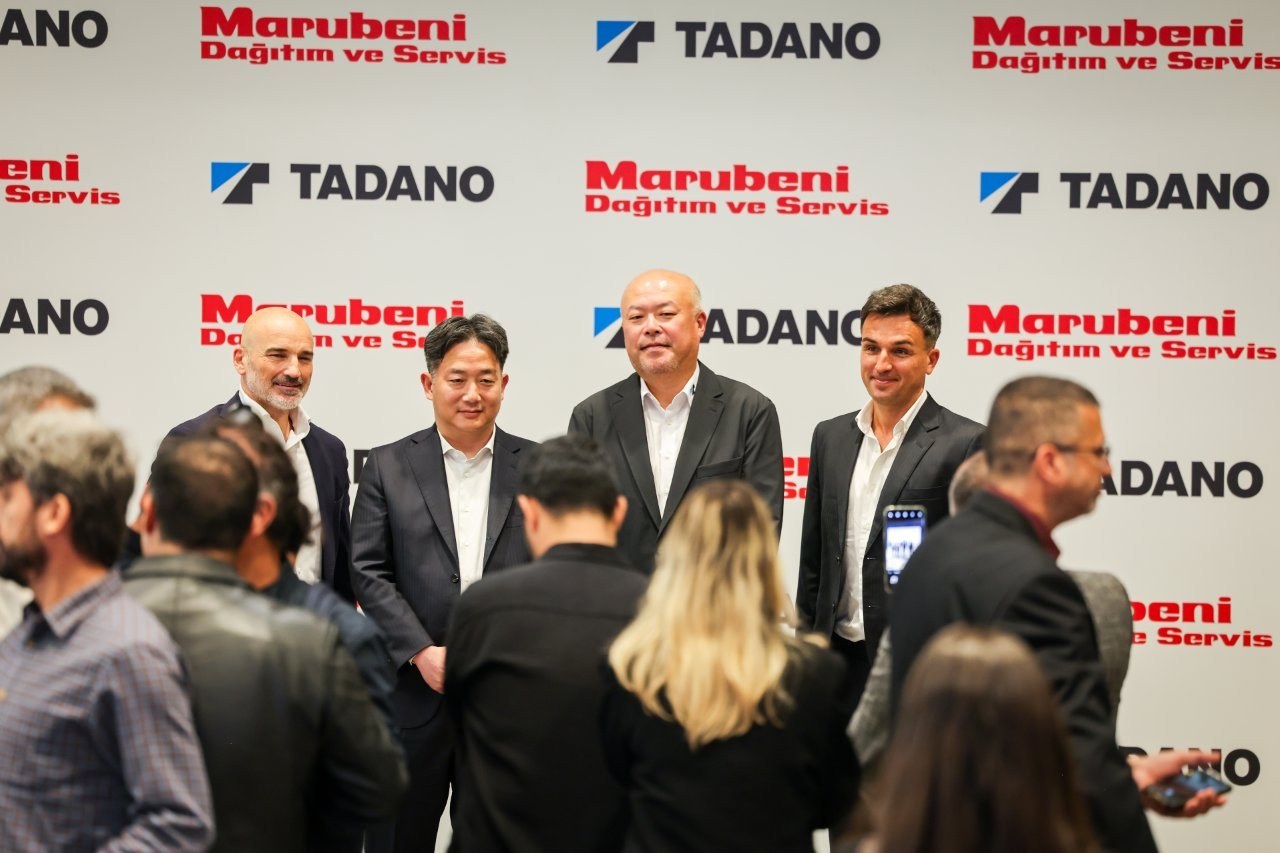 Tadano and Marubeni Distribution and Service executives at the Turkish distribution partnership ceremony in Istanbul