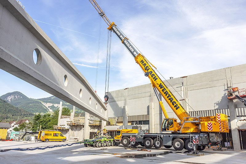 LTM 1230-5.1 set up on an embankment outside the hall in Bludenz