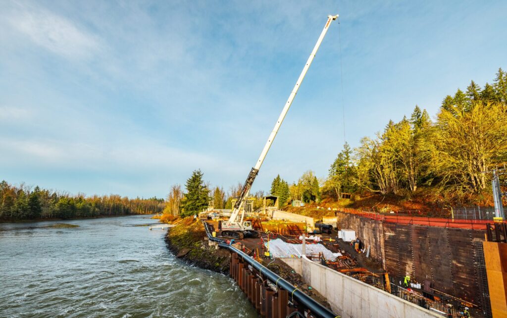 Triad Machinery supplied TCC-1400 rigged at the Dexter Dam reservoir