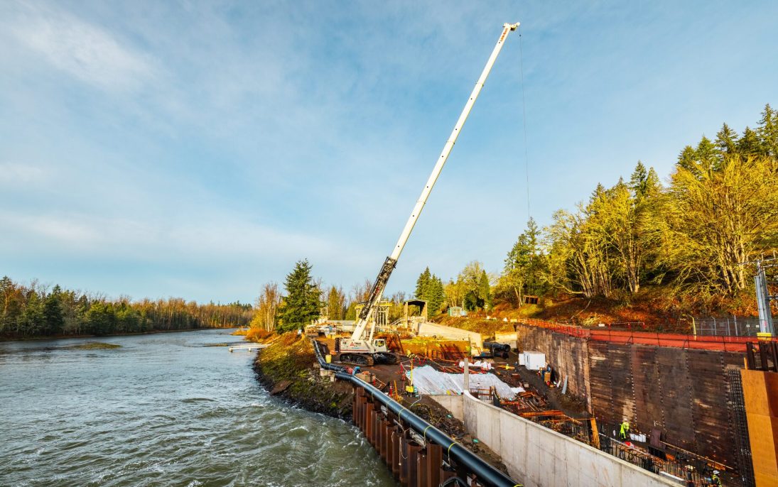 Triad Machinery supplied TCC-1400 rigged at the Dexter Dam reservoir