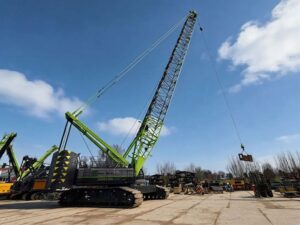 Zoomlion ZCC2200AE5 crawler crane delivered to a customer in the Netherlands