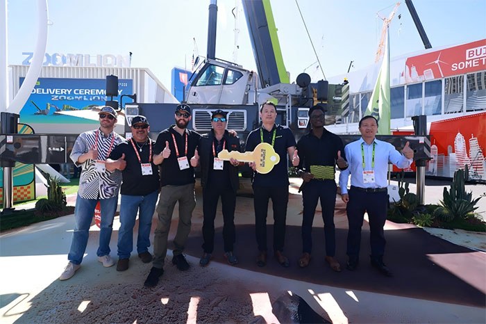 Zoomlion ZRT1500V6 rough terrain crane handed over at CONEXPO-CON/AGG 2026