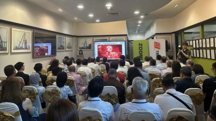 Zoomlion truck crane demonstrated at a customer event in Malaysia