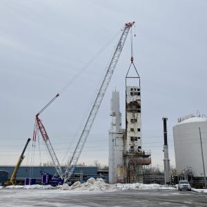 Tadano CC24 crawler crane rigged to the industrial gas cold box in winter conditions