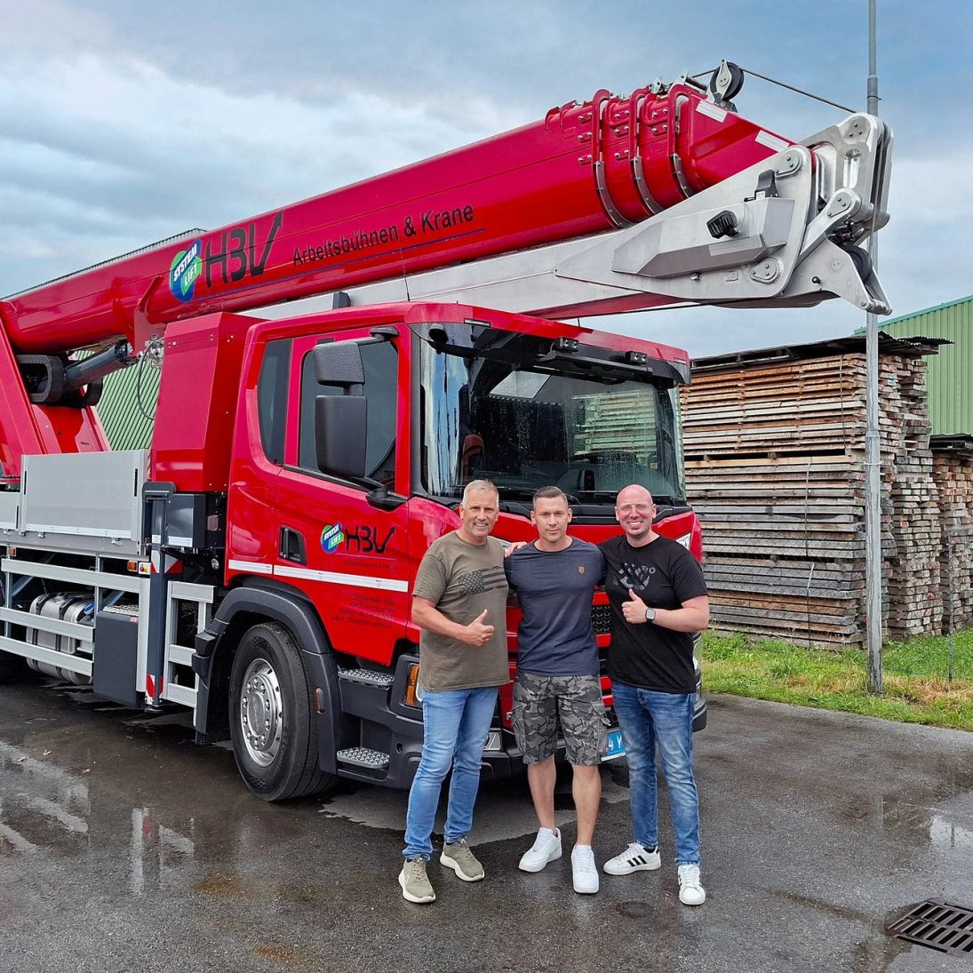 Böcker AK 48 truck-mounted crane on Scania chassis at handover to HBV Arbeitsbühnen Vermietung in Austria