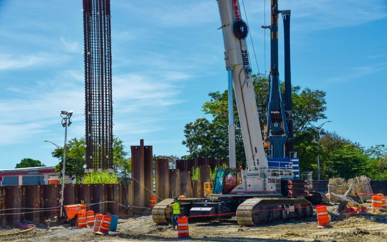 Link-Belt TCC-2500 telescopic crawler crane on the Rio Puerto Nuevo flood-control project in San Juan, Puerto Rico