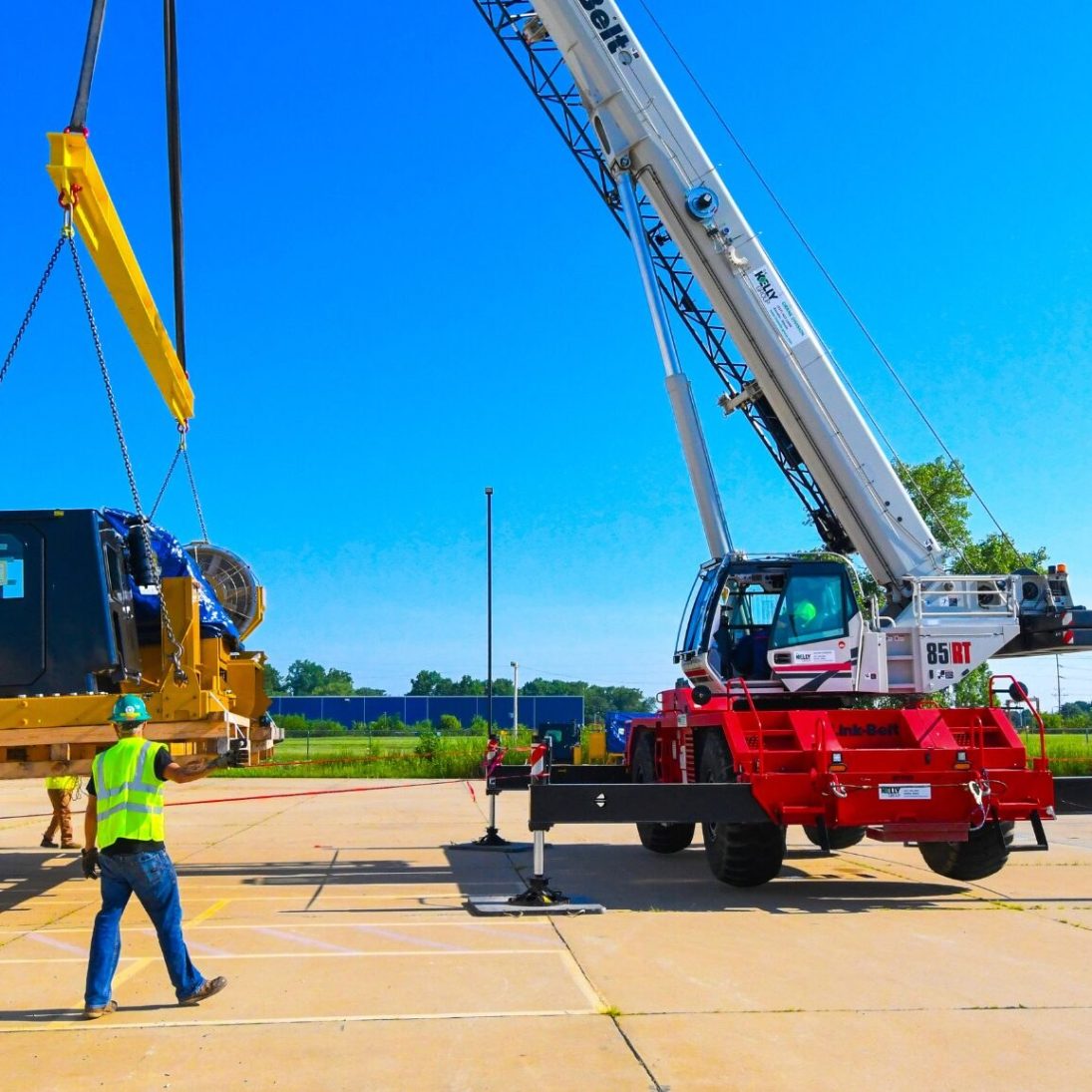 Link-Belt 85|RT rough terrain crane working for the Kelly Group in Decatur, Illinois