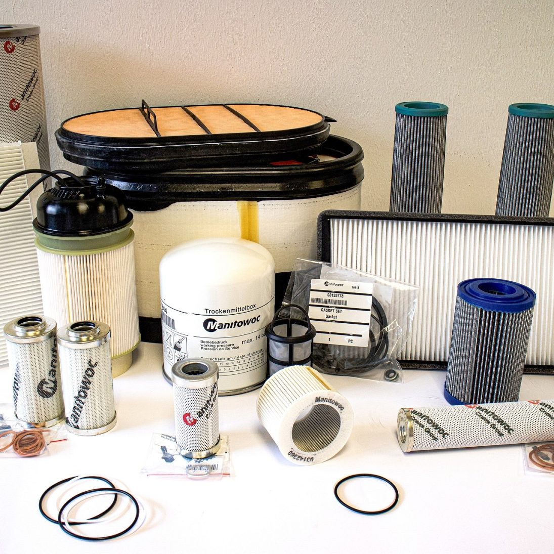 Genuine Manitowoc filters, gaskets and consumable parts for Grove, Potain and Manitowoc cranes