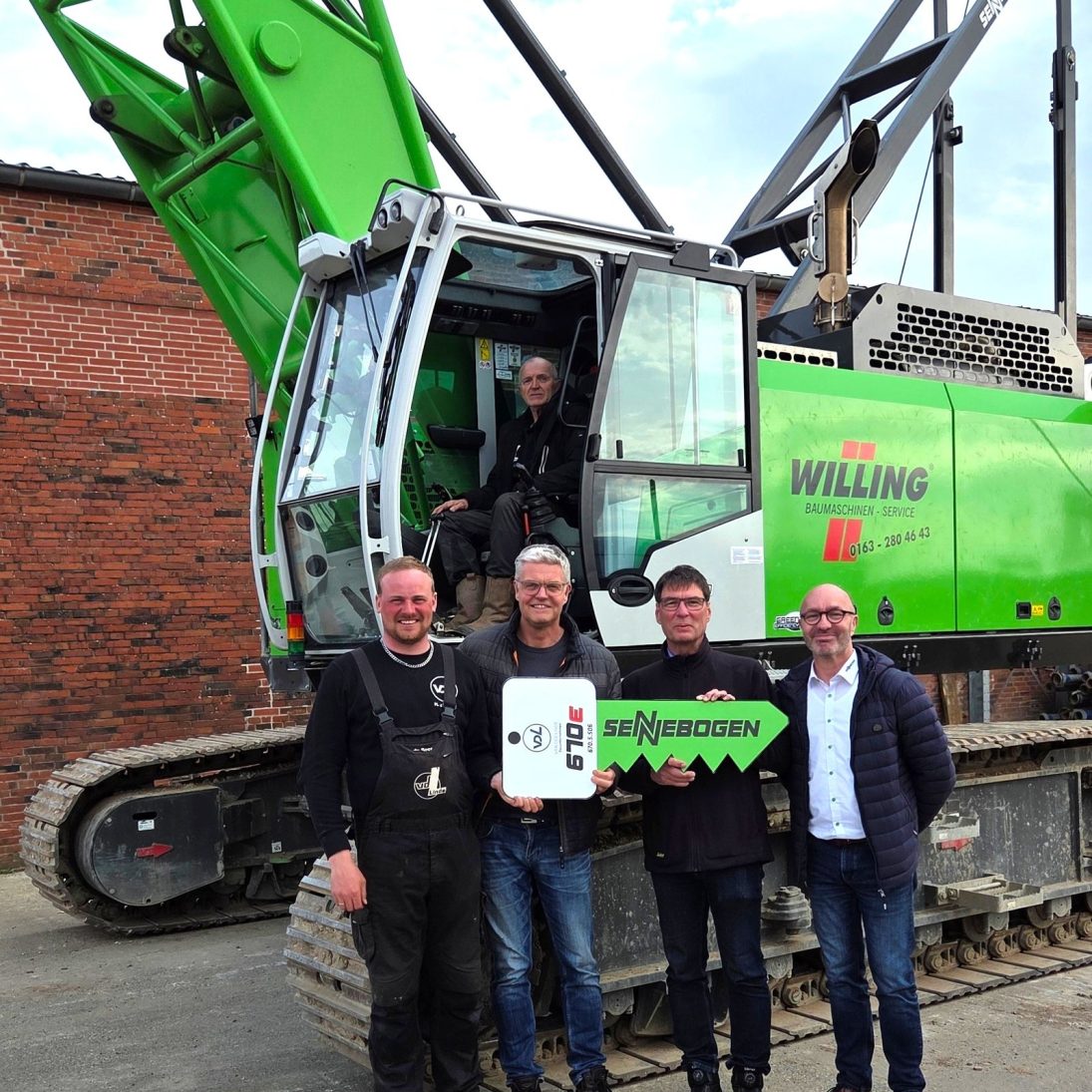 Sennebogen 670 E duty cycle crane handover to J.u.H. van der Linde