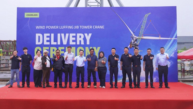 Zoomlion LW2800A-200NA wind power tower crane handover ceremony at the Changde tower crane factory