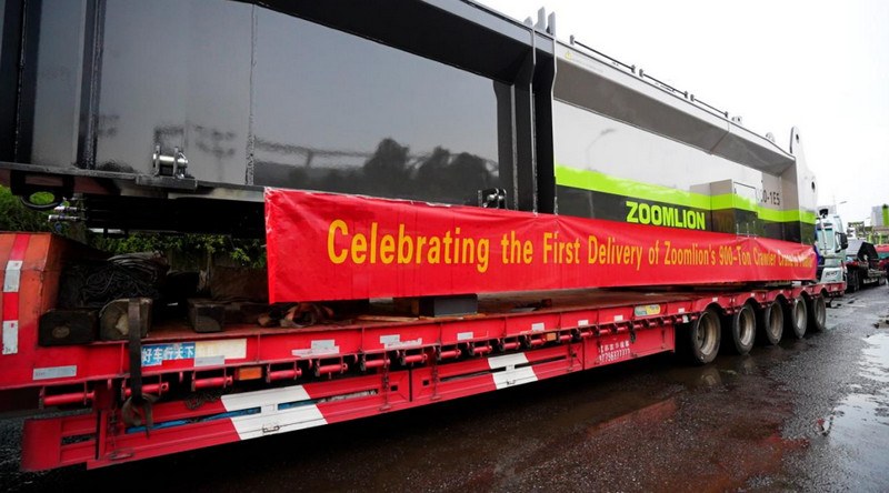 Zoomlion ZCC13000-1E5 crawler crane components departing Changsha for the Polish market