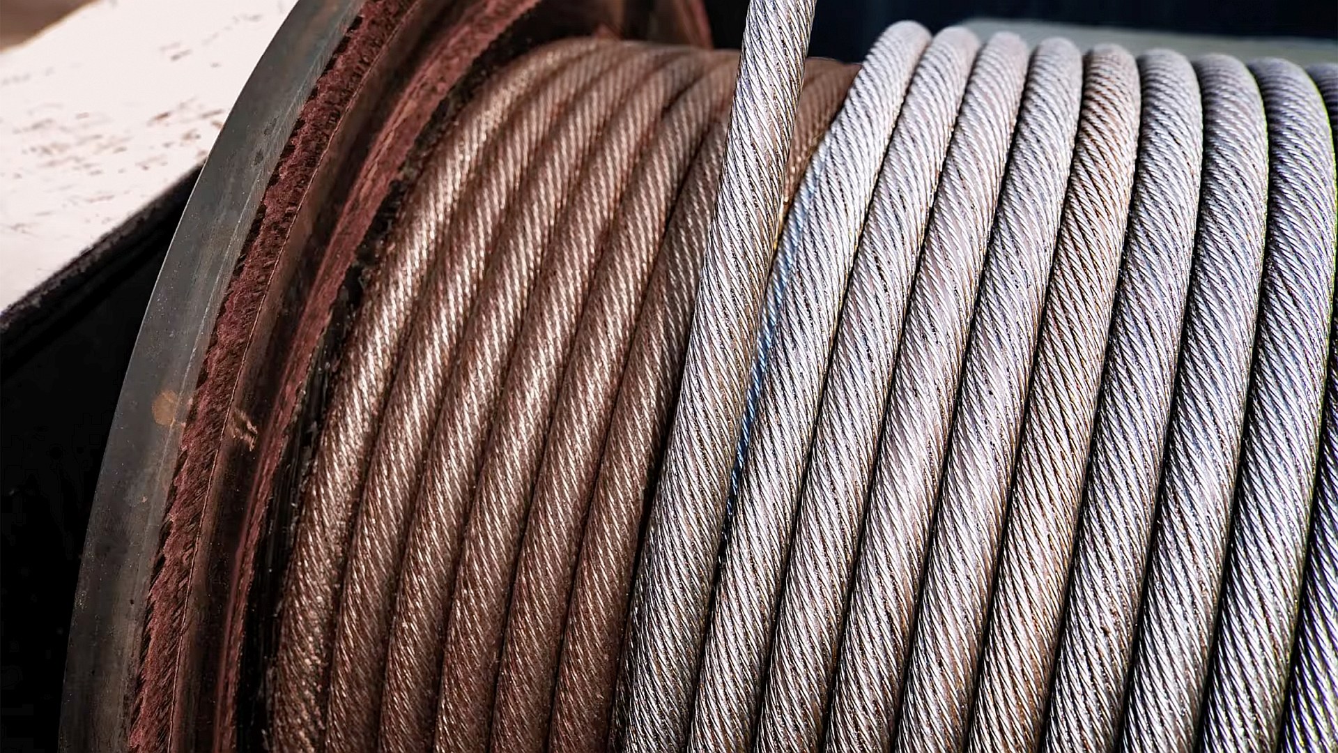 Close-up of the updated Grove Wire Rope Cleaner cleaning and lubricating a crane rope