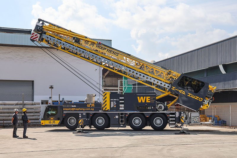 Hiap Heng's Liebherr MK 88-4.1E mobile construction crane set up in Singapore