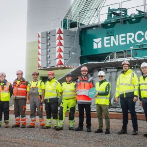 Enercon and Liebherr teams hand over the LR 11000 crawler crane at the Kakerbeck wind farm