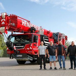Handover of the Liebherr LTM 1100-5.3 mobile crane to Henneberger Schwerlast in Ehingen