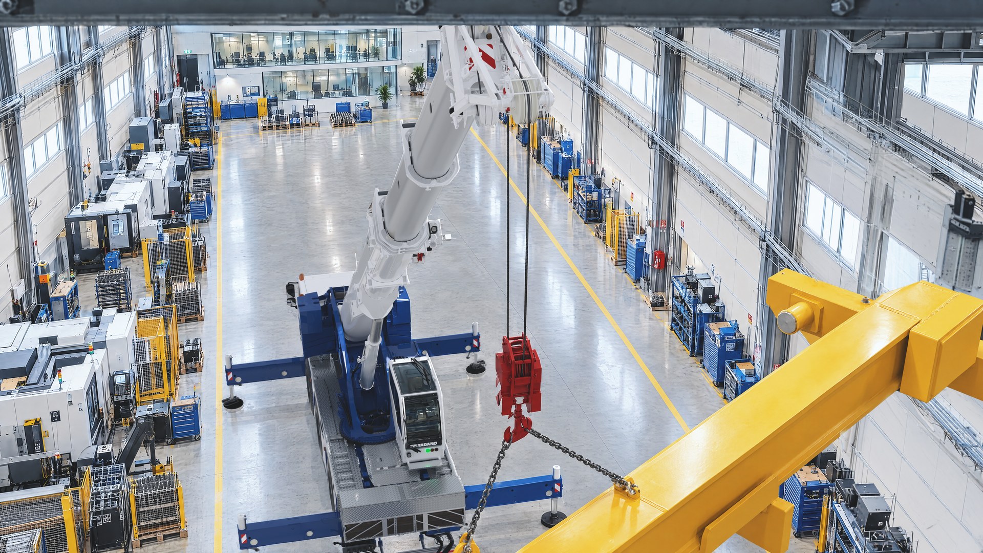 Tadano AC 3.060-2 working inside a factory hall with low clearance