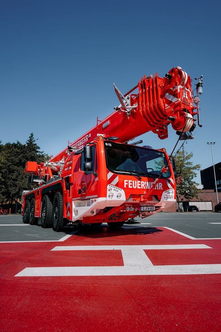Tadano AC 4.080-1 of the Essen Fire Department with 60-metre main boom