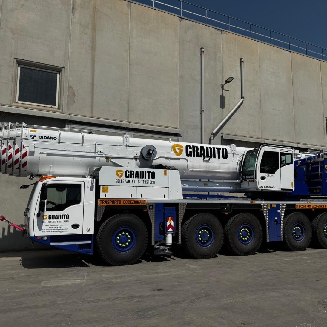 Tadano AC 5.250L-2 all-terrain crane handed over to Gradito Oleodinamica in Sicily