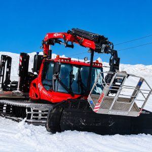Tadano PM 18 SP loader crane mounted on a PistenBully snow groomer at the Kronplatz ski resort