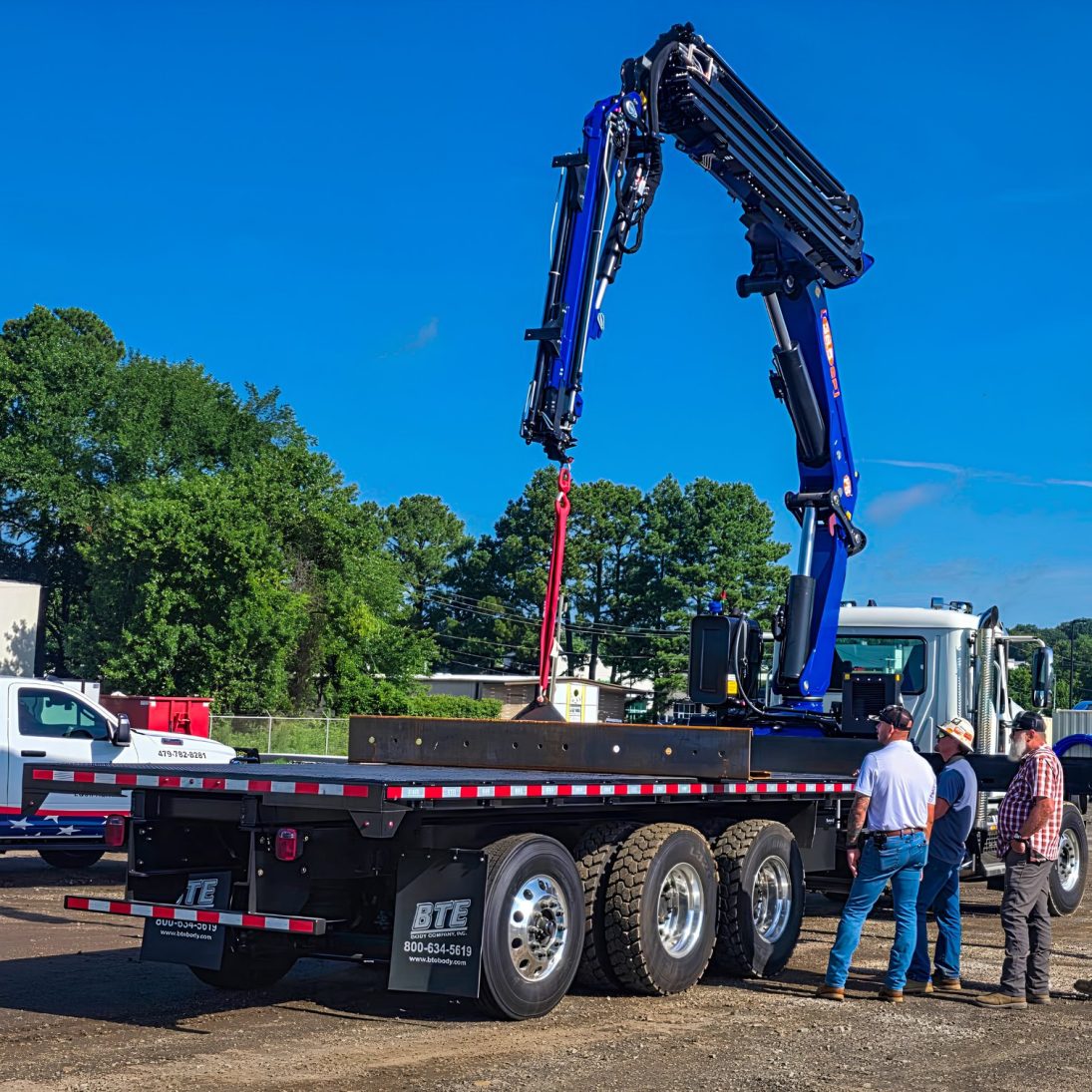Tadano PM 38525 SP knuckle boom crane on a Mack chassis delivered to WW Builders Inc. of Duncan, Oklahoma