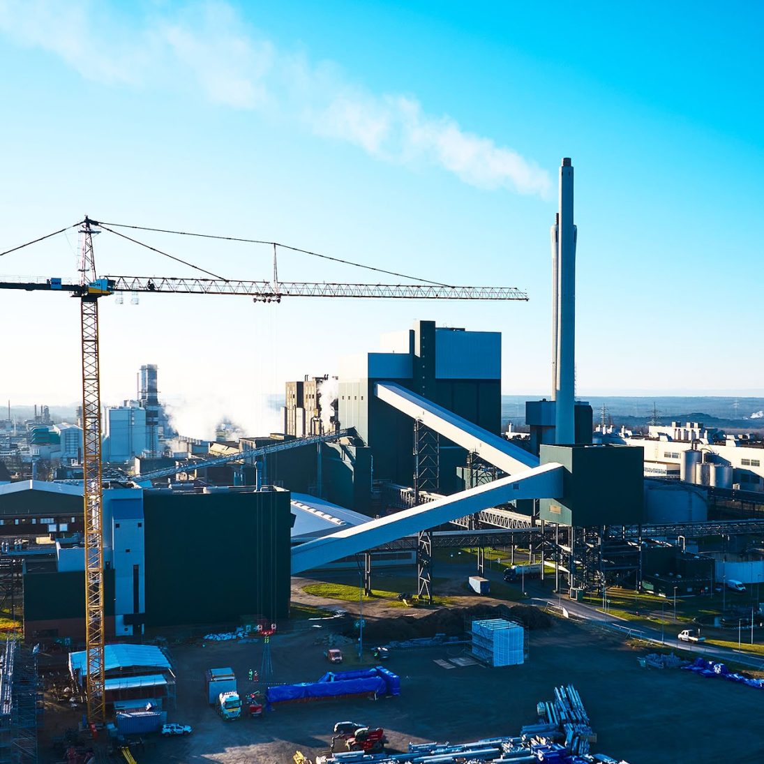 Liebherr tower crane working with Fibre hoist rope