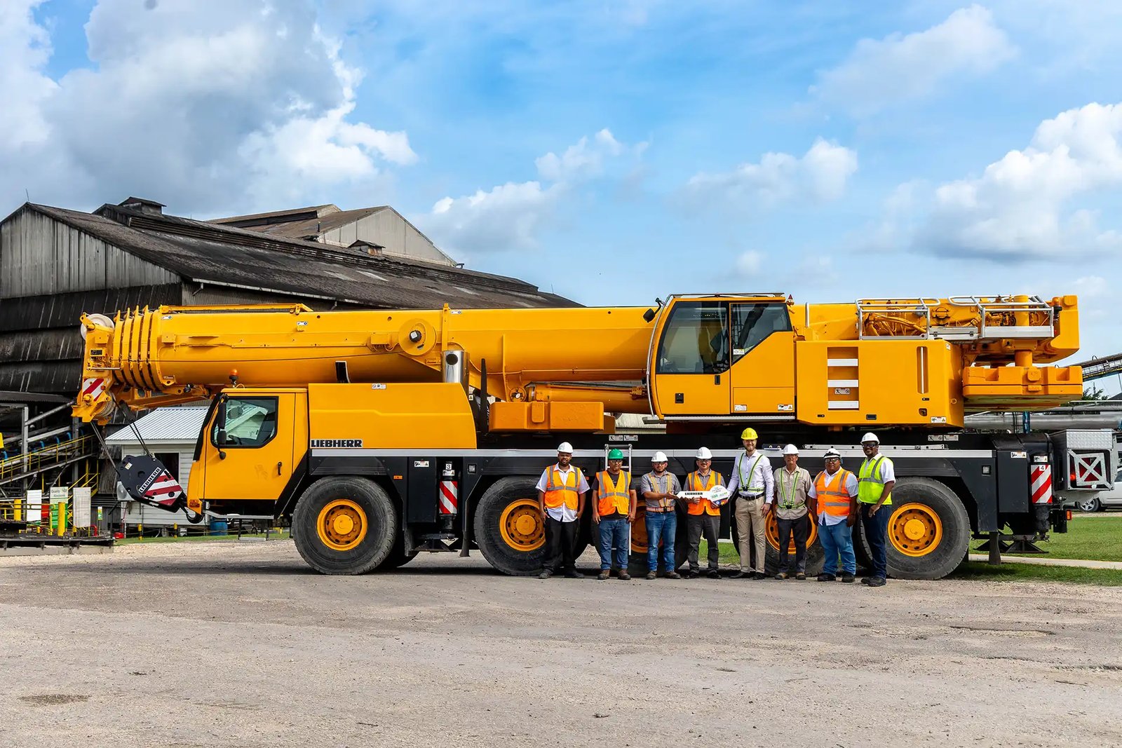 The Liebherr LTM 1130-5.1 at the Belize Sugar Industries plant