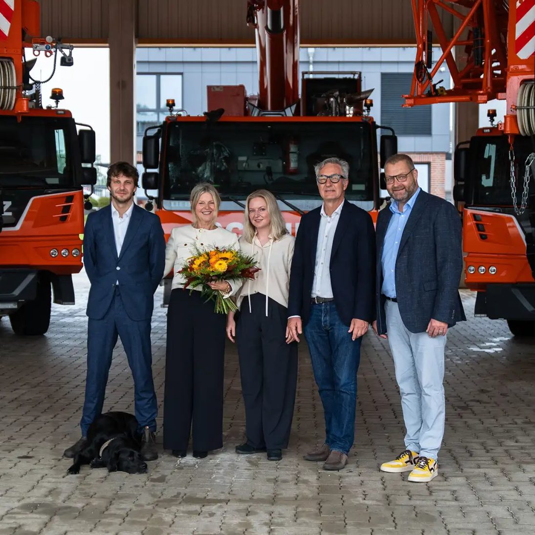 Handover of the Liebherr LTM 1400-6.1 to the Sichward family of Krandienst Schulz