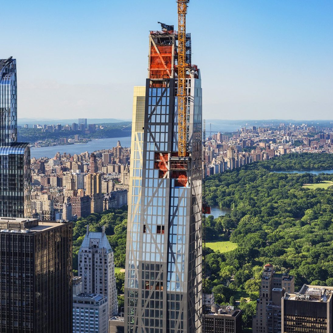 Liebherr 710 HC-L luffing jib crane building the 320-metre MoMA Tower in Manhattan