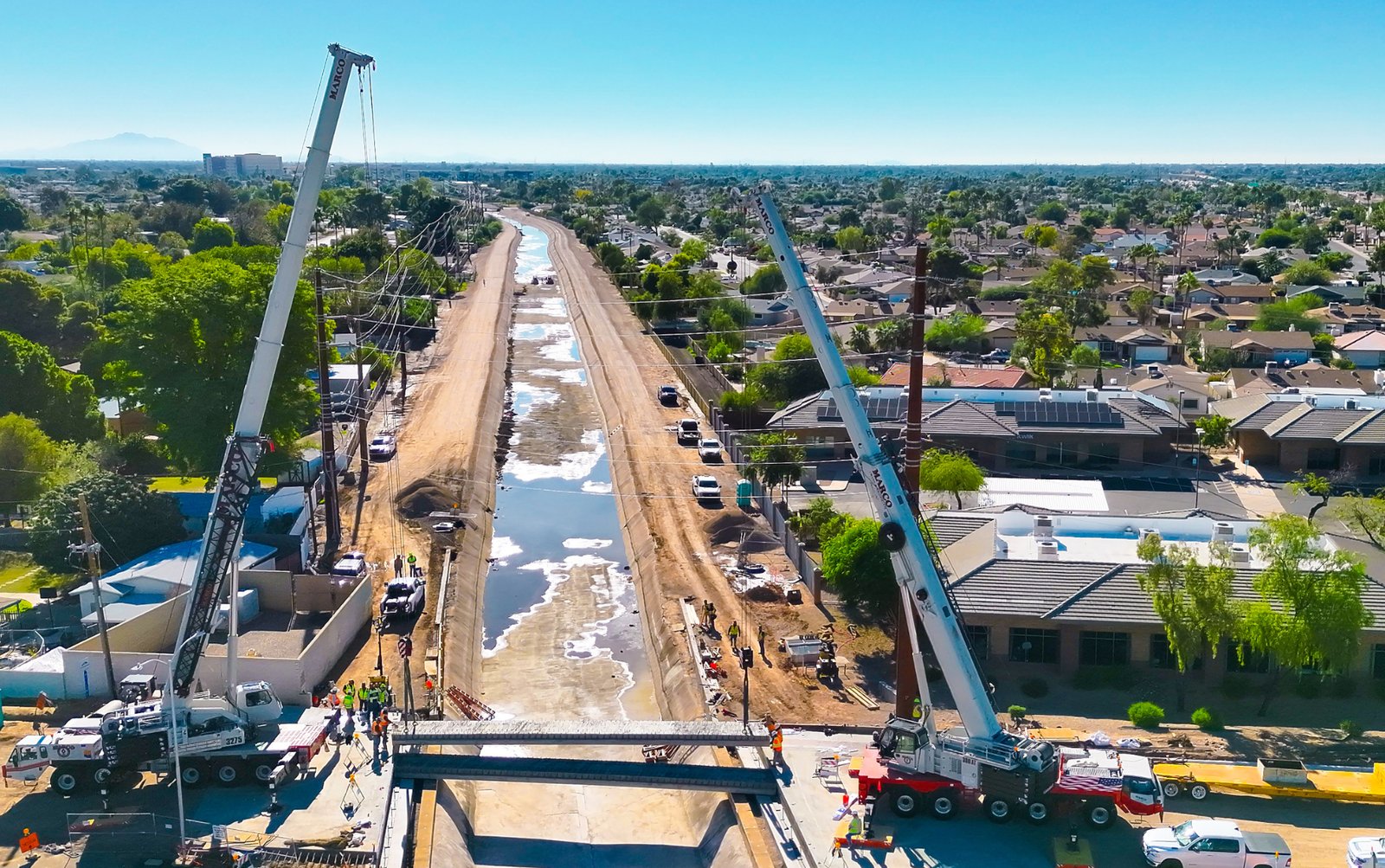 Link-Belt 300|AT all terrain crane working on the Tempe Canal bridge replacement in Mesa, Arizona