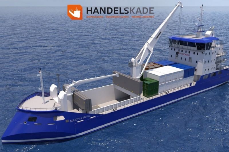 Liebherr LS-C 60 cylinder-luffing ship crane handling cargo