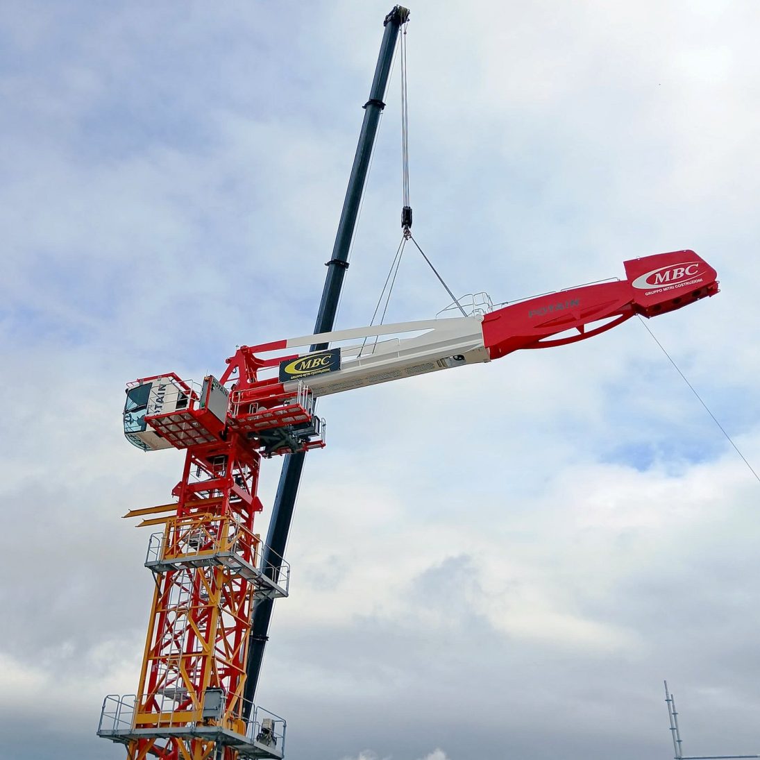 Potain Evy 30-23 self-erecting crane at the Ripamolisani jobsite