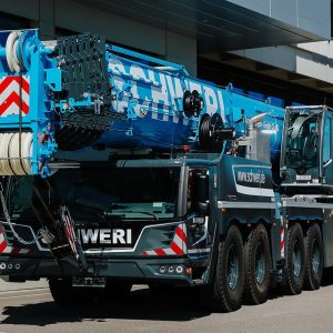 Handover of the new Liebherr LTM 1300-6.4 mobile crane to Schweri Autokranbetriebe